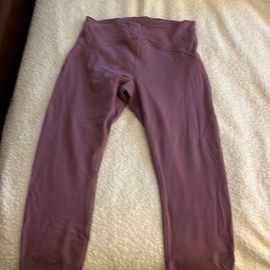 Lululemon size 10 cropped leggings